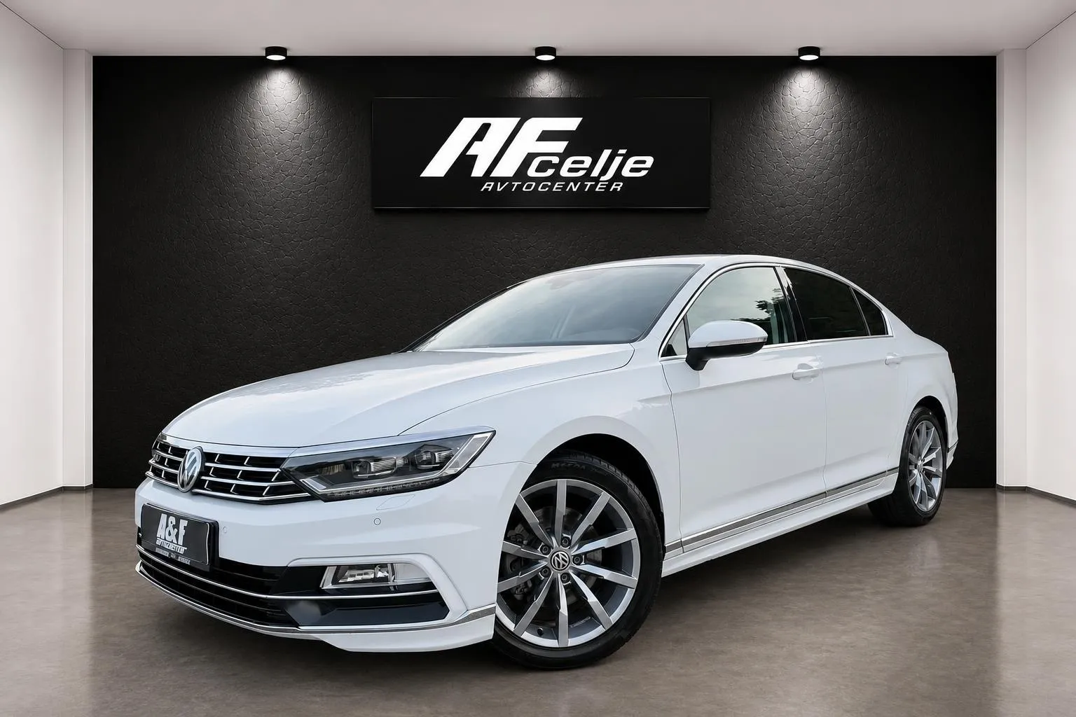Zunanja slika - Volkswagen Passat - 2.0 TDI-R LINE-FUL LED-LIZING ZA TUJCE-ACC-NAVI- - 1