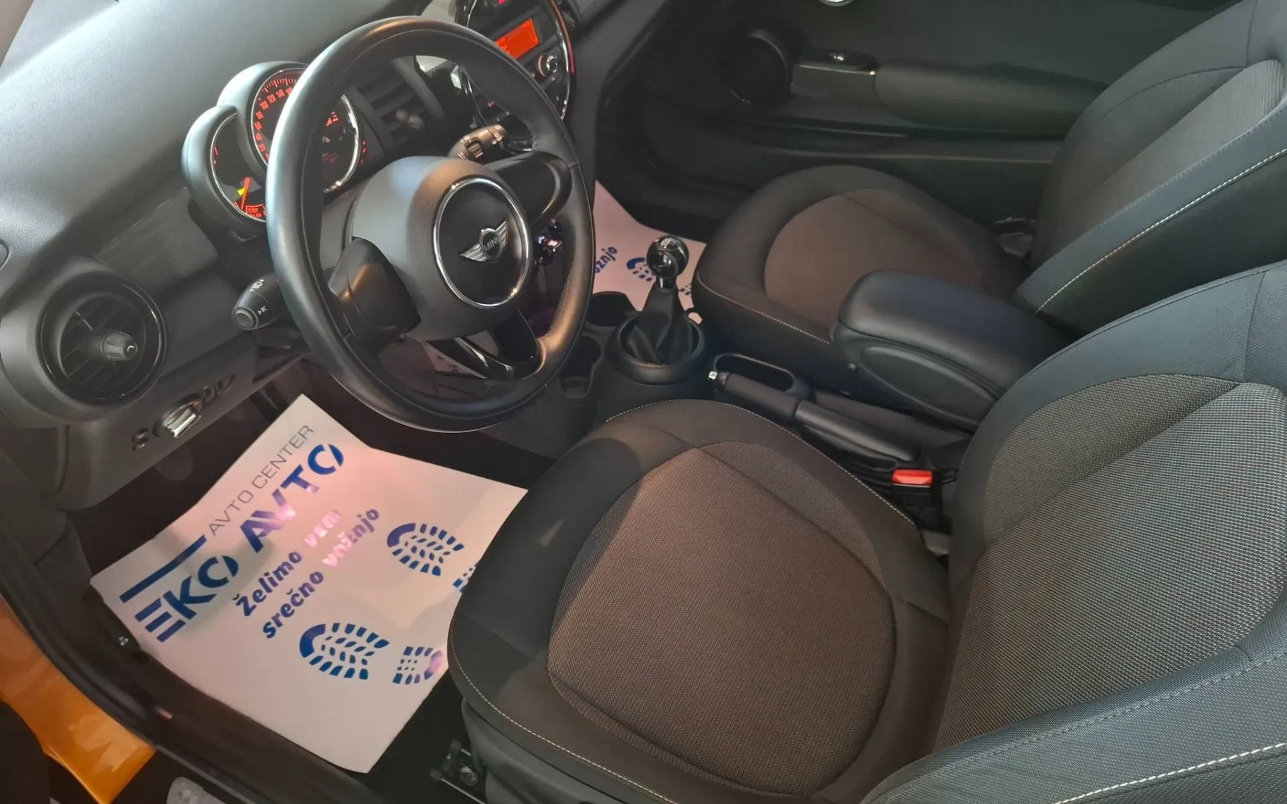 Notranja slika - MINI One - 1.2 SAMO 107000KM-KREDIT BREZ POLOGA V 10 MIN - 8
