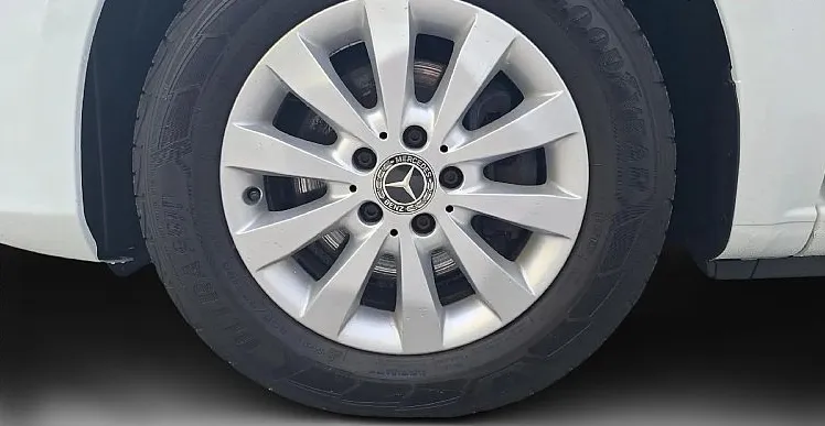 Zunanja slika - Mercedes-Benz V-Razred - V 220 d AVANTGARDE kratki SLO - 13