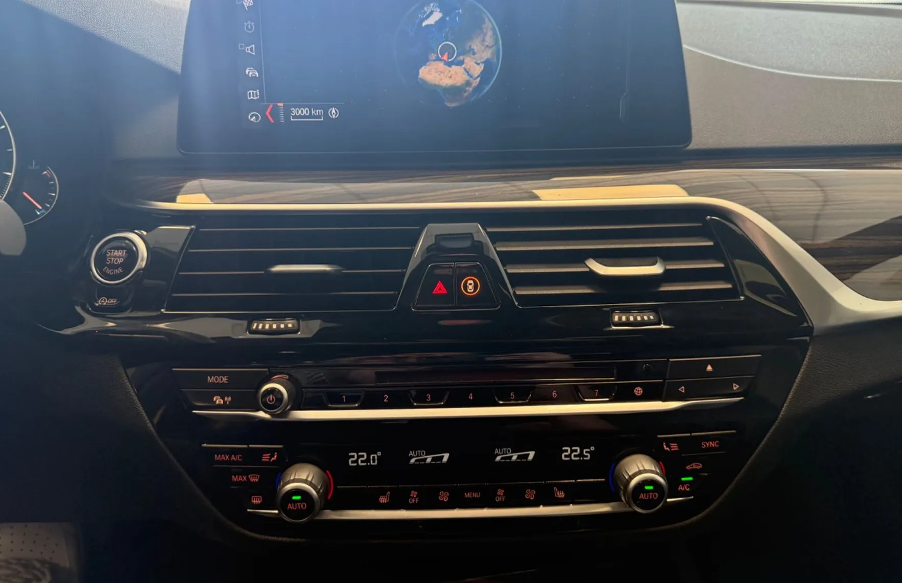 Zunanja slika - BMW Serija 5 - Touring: 520d xDrive Touring Avt. SPORT LINE-LED-NAVI-PA - 13