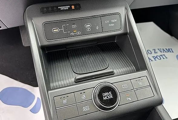 Zunanja slika - Hyundai Kona - EV 65kWh Premium°°Winter°°topl.črp°°ambient - 10