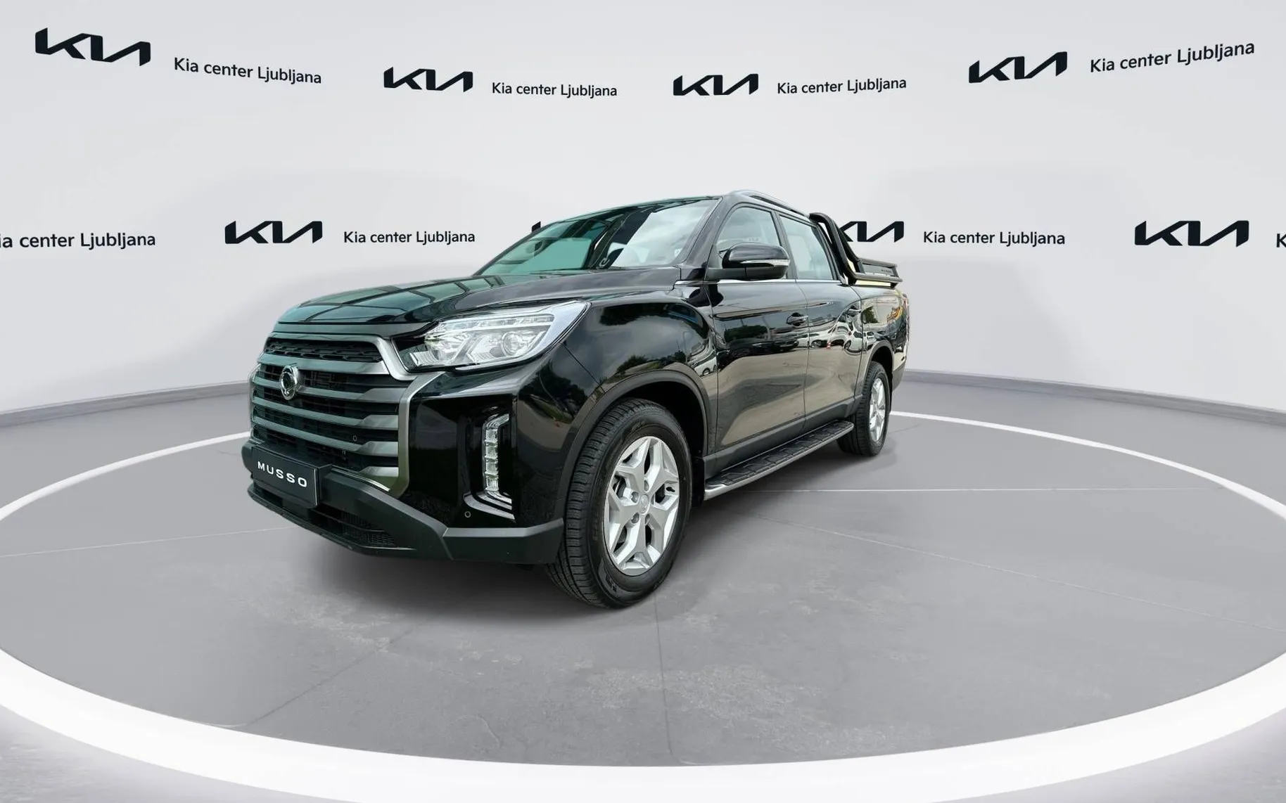 Zunanja slika - SsangYong Musso - Grand 2.2 XDi Ultimate 4WD AT - 1