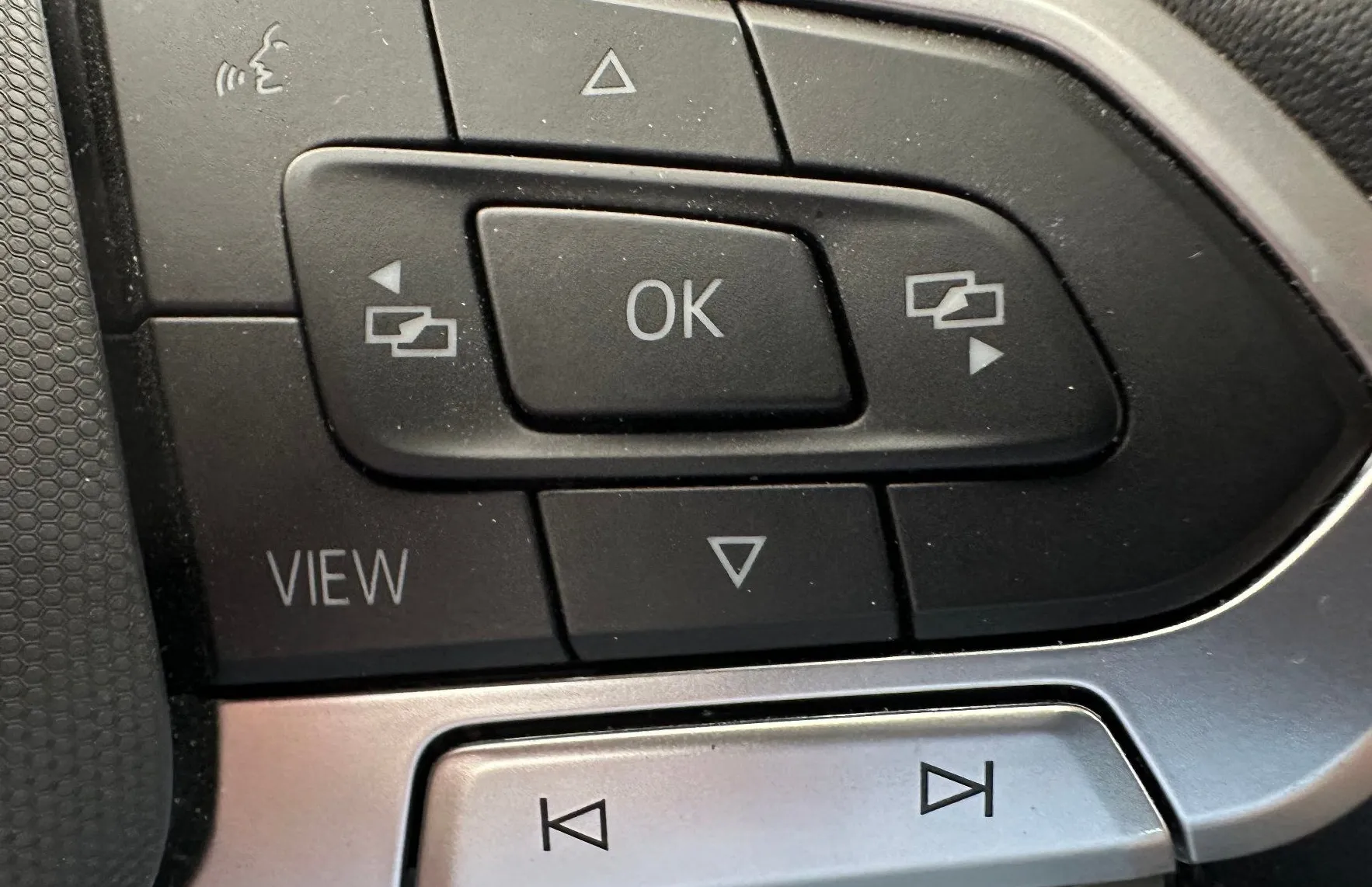 Zunanja slika - Volkswagen Tiguan - 2.0 TDI DSG Life 110kW.KAMERA.LED.ACC.2025.TOP - 6