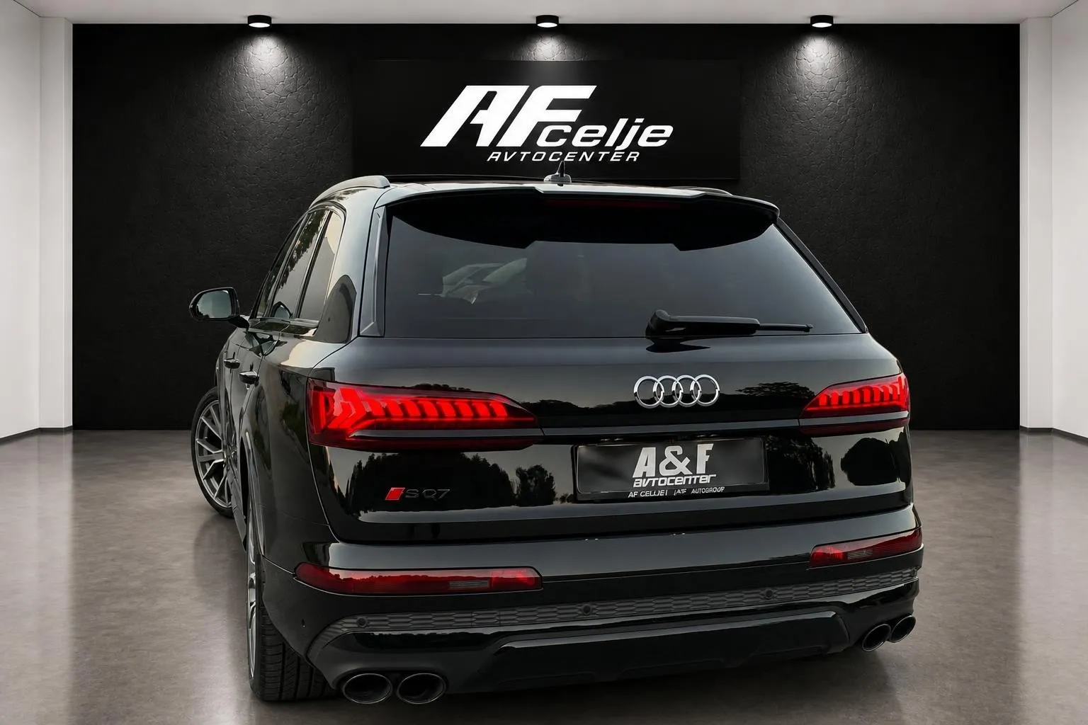 Notranja slika - Audi Q7 - 55 TFSI-4X4-Q-S LOOK-PANORAMA-LIZING ZA TUJCE- - 7