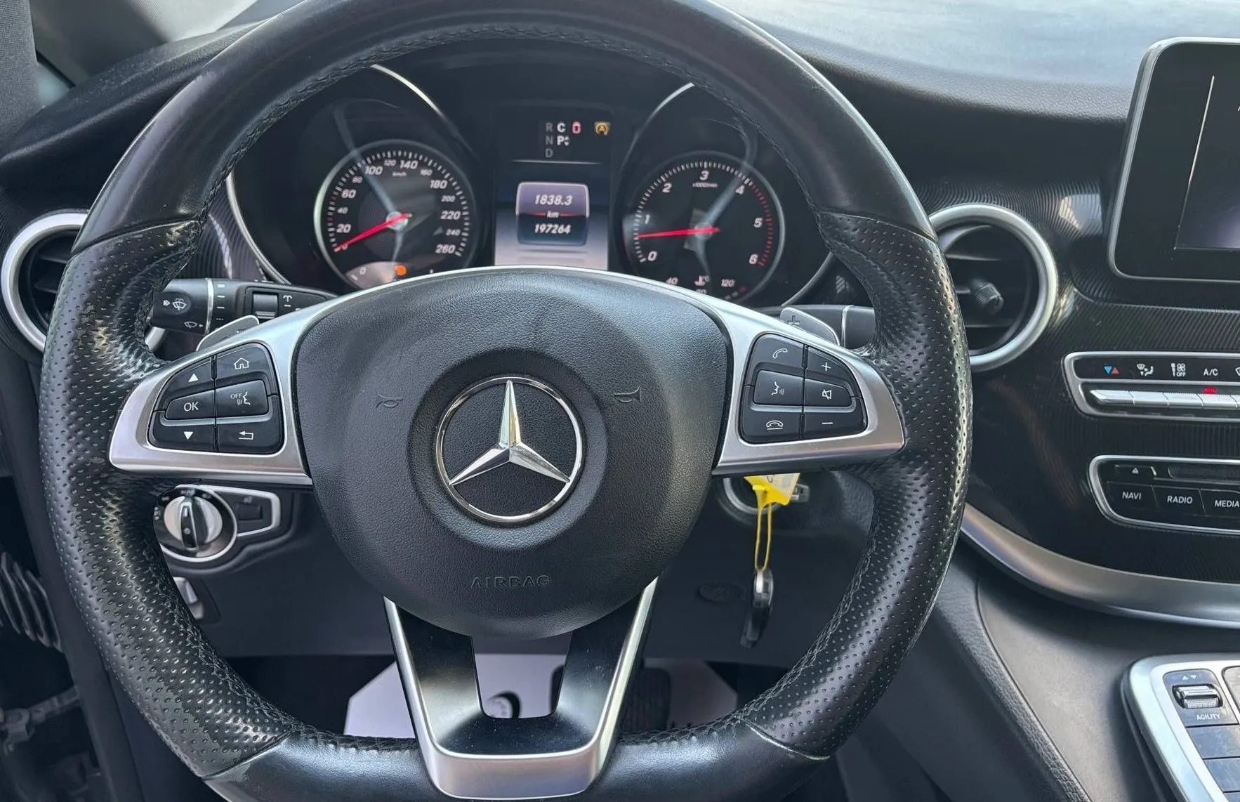 Zunanja slika - Mercedes-Benz V-Razred - V 250d DOLGI AMG-LINE FUL LED NAVI TEMP KAM - 15