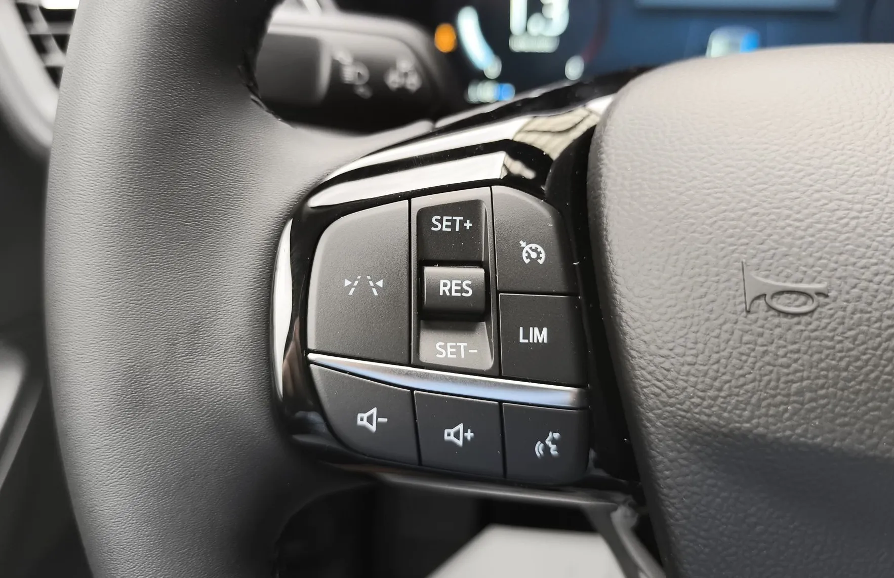 Zunanja slika - Ford Kuga - Titanium 1.5 EcoBoost 186PS SS AUT - TESTNO VOZILO - 17