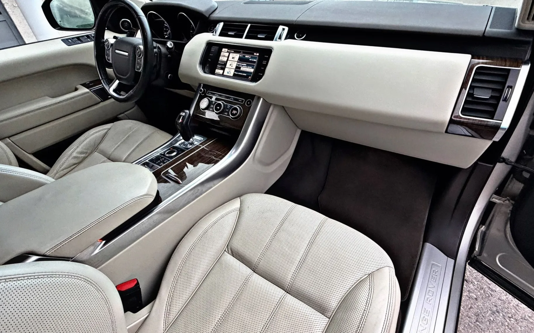 Notranja slika - Land Rover Range Rover Sport - 3.0 TDV6 SE Avt.-LED-BI-XENON-NAVI-ZRAČNO... - 8