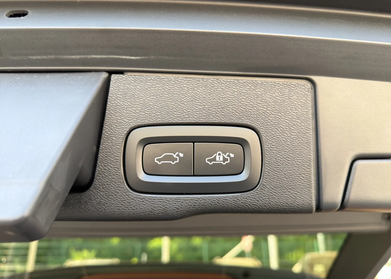 Zunanja slika - Volvo XC60 - B4 AWD Momentum Avt. - 17