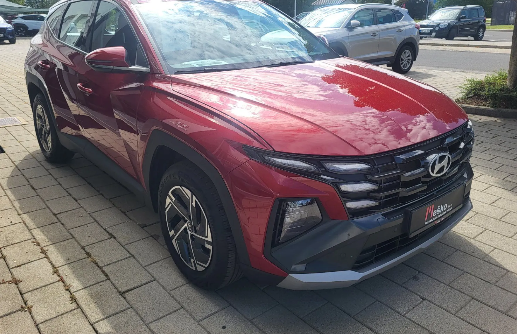 Zunanja slika - Hyundai Tucson - 1.6 T GDI Premium slo-1last-acc-navi-pdc-alu-kamer - 2