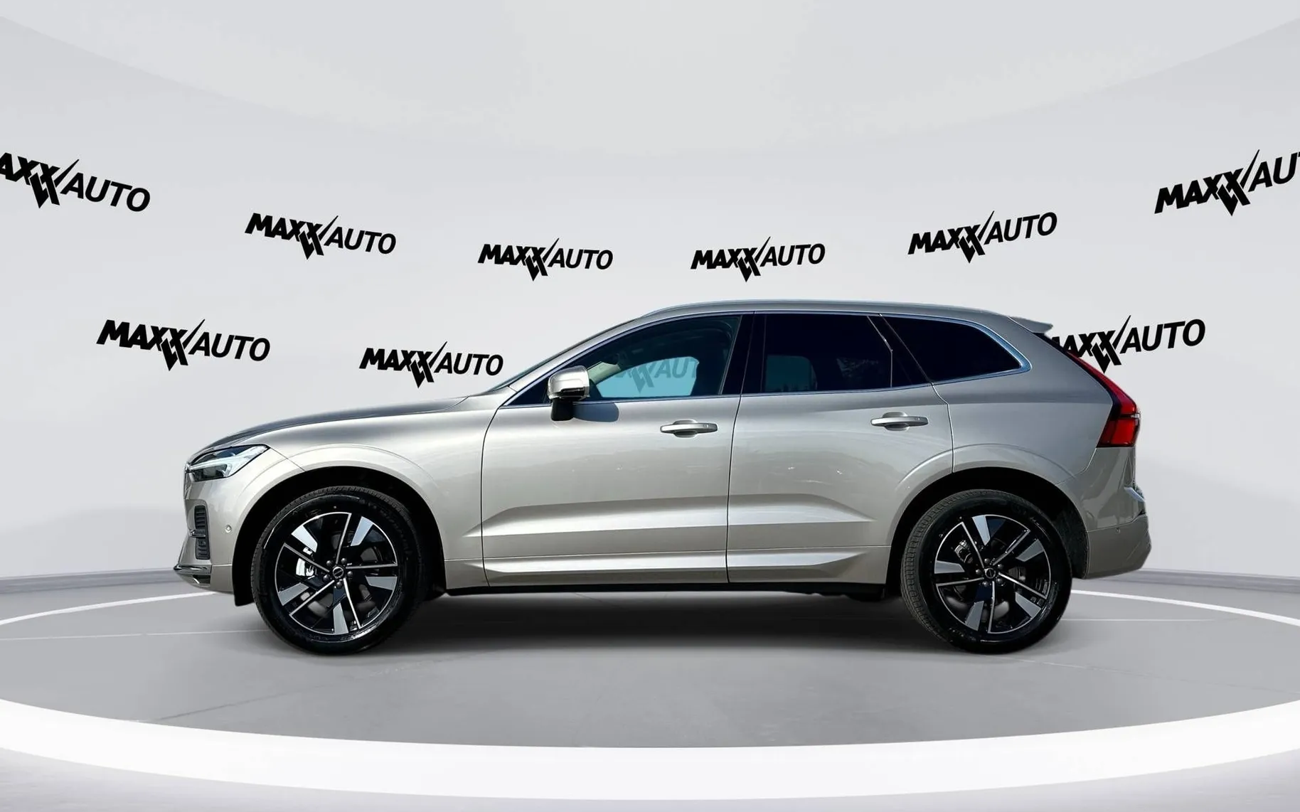 Notranja slika - Volvo XC60 - B5 AWD MILD HYBRID PETROL PLUS BRIGHT - 8