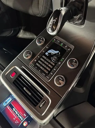 Zunanja slika - Volvo V60 - D3 Momentum-XENON-PDC-NAVI - 17