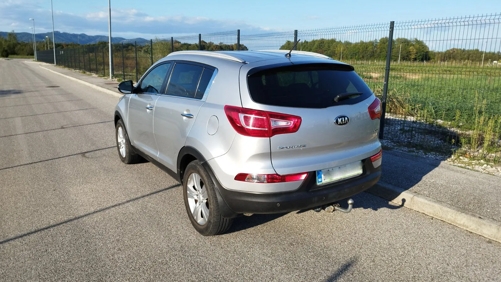 Zunanja slika - KIA Sportage - 2WD 1.7 CRDi - 4