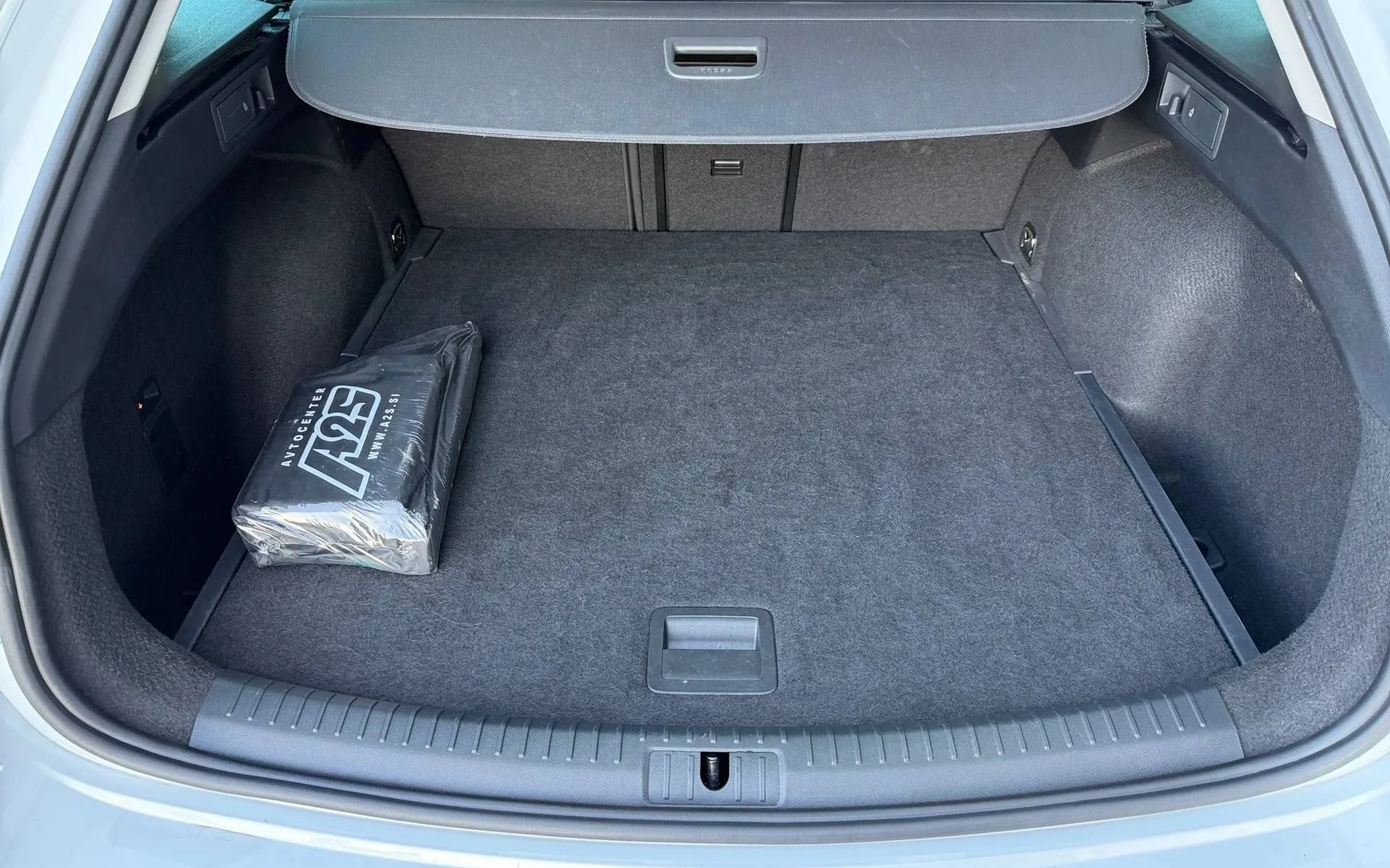 Notranja slika - Seat Leon - ST 1.5 eTSI FR DSG-SLO-LED-ACC-Vl.kljuka-Keyless.. - 12