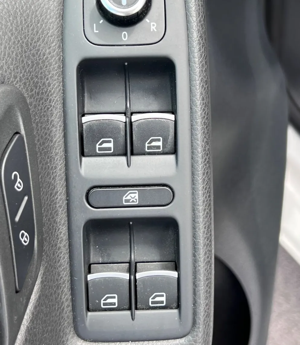 Zunanja slika - VW Golf - 1.4 TSI+DSG+1.LAST+SLO+ALU+TEMP... - 20