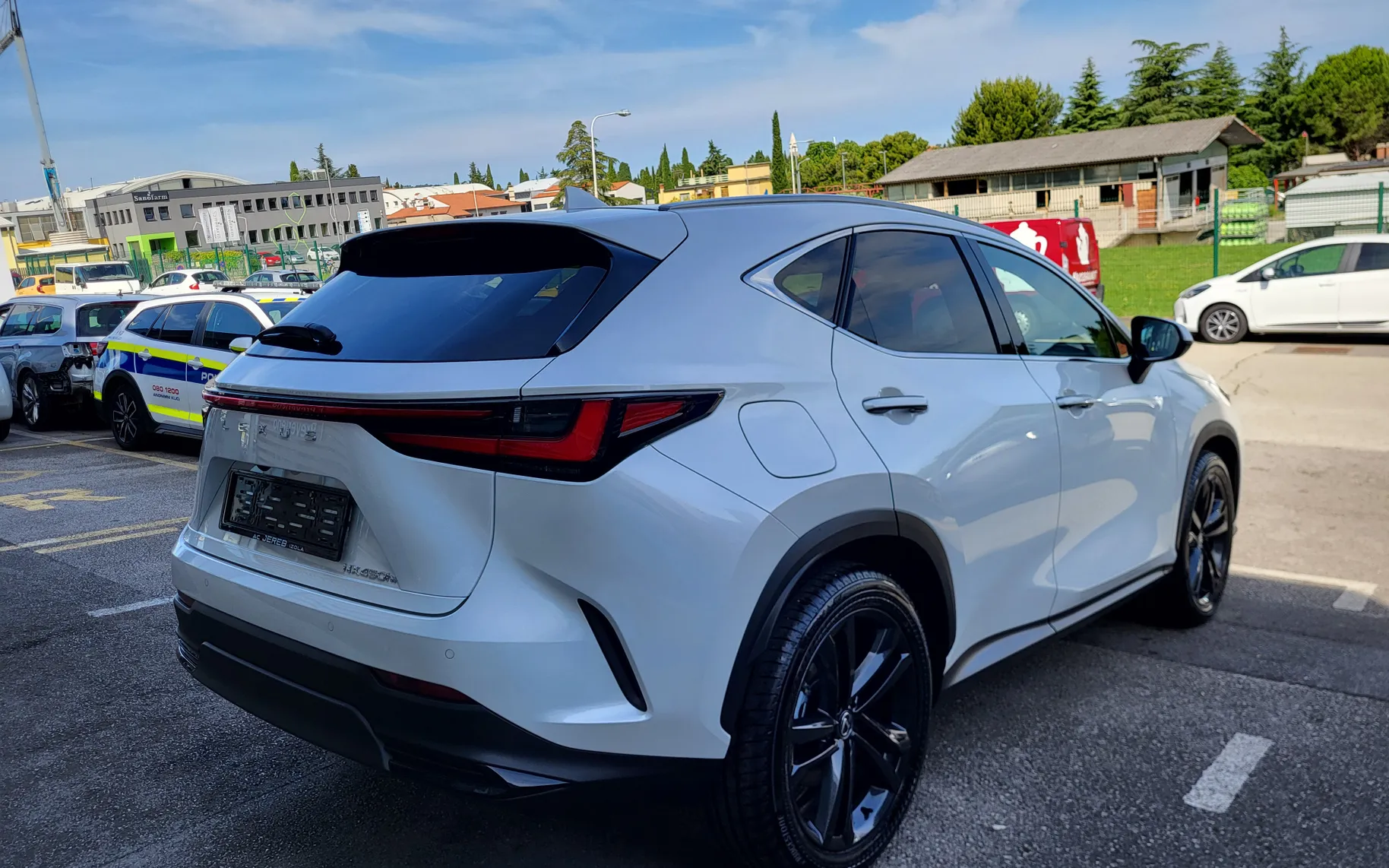 Zunanja slika - Lexus NX - 2.5 VVT-i PHEV Executive 4WD - 3