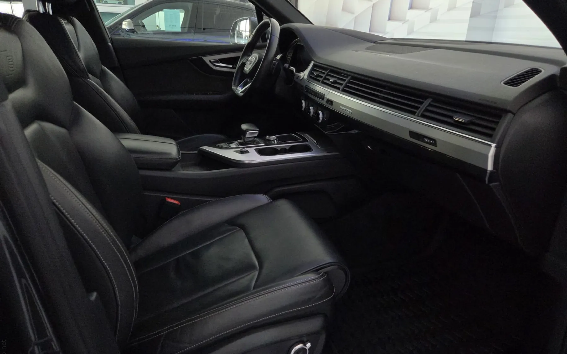 Notranja slika - Audi Q7 - quattro 3,0 TDI Tiptronic - 12