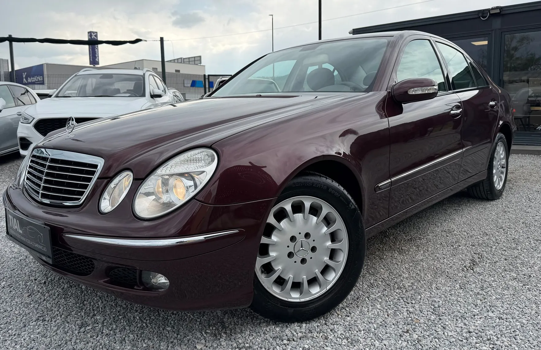 Zunanja slika - Mercedes-Benz E-Razred - E 280 CDI ELEGANCE-PREVOZENIH SAMO 64.000KM - 1