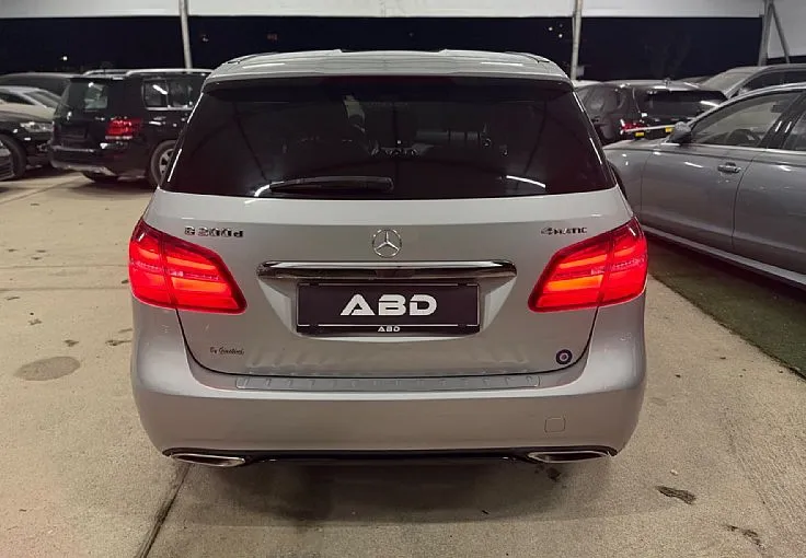 Zunanja slika - Mercedes-Benz B-Razred - B 200 d 4MATIC AMG AUT 1.LASTNIK LED KAMERA ACC - 5