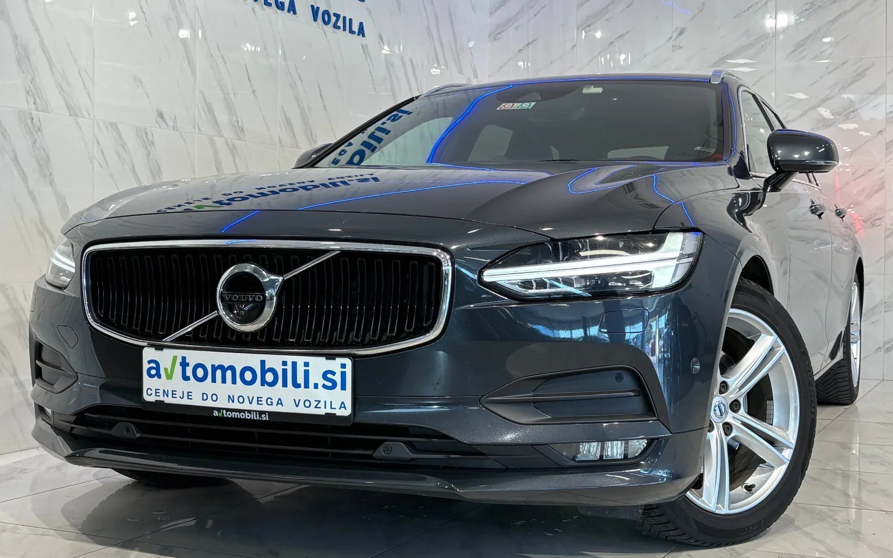 Zunanja slika - Volvo V90 - D4 Momentum |ACC|360Kamera|BowersWilkins|Kljuka|.. - 3