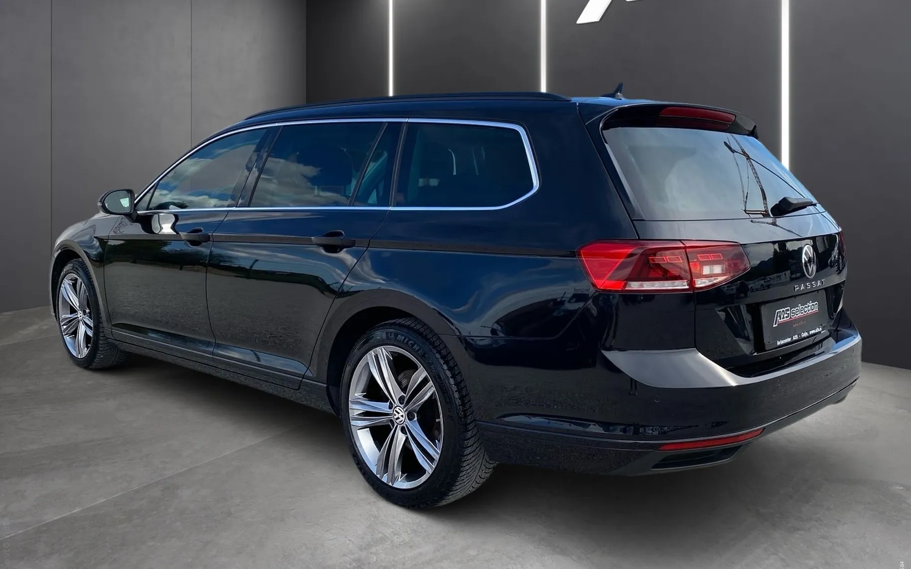 Zunanja slika - Volkswagen Passat Variant - 2.0 TDI BMT SCR Elegance avt. 110kW-Vlečna kljuka - 4