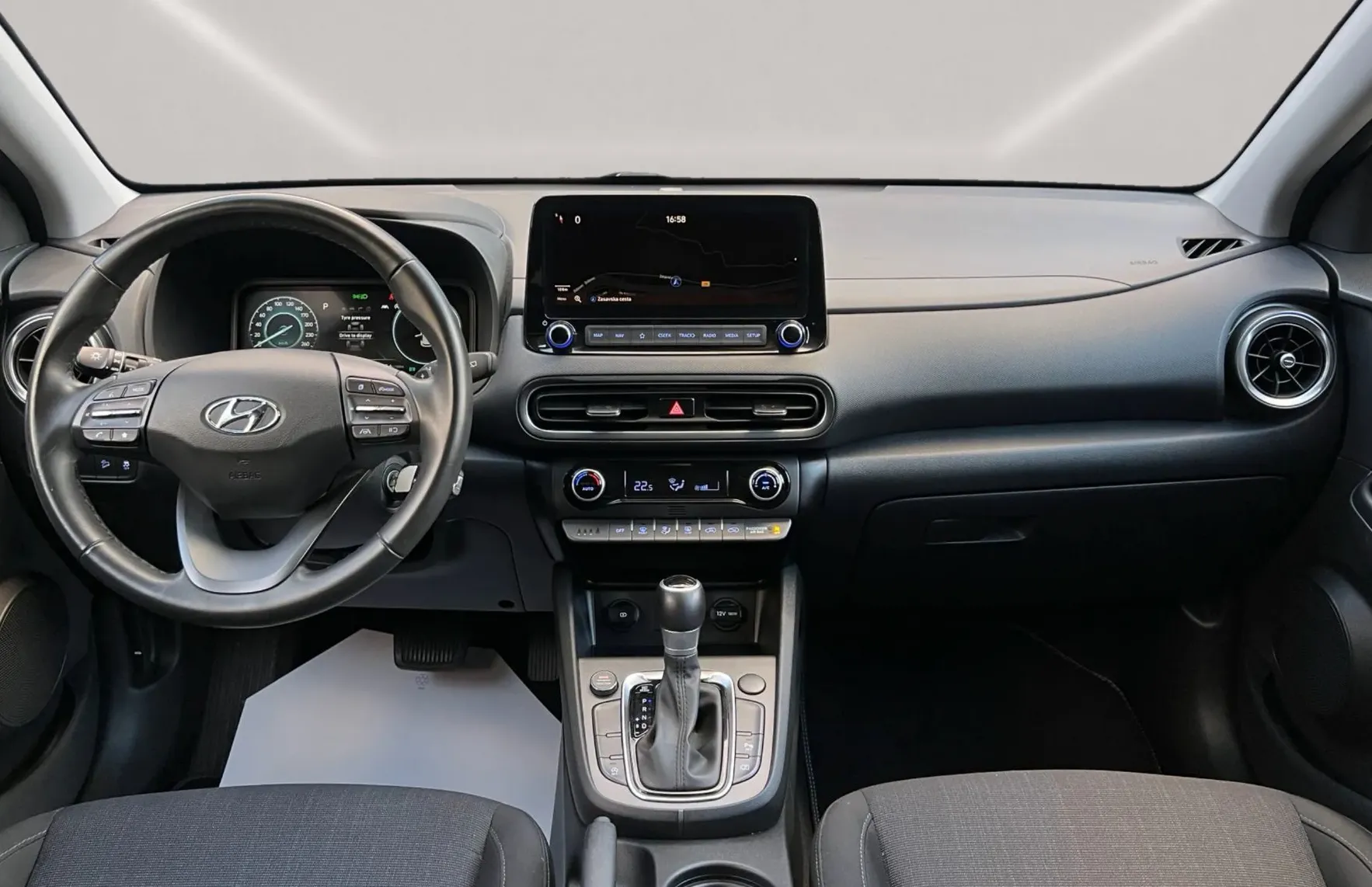 Zunanja slika - Hyundai Kona - 1.6 CRDI 136 MHEV od 1 lastnika 1 letna garancija - 9