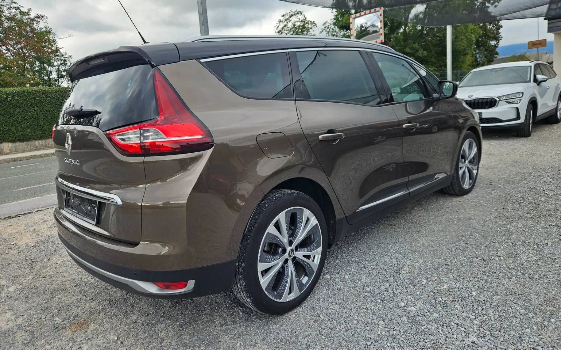 Zunanja slika - Renault Grand Scenic - Blue dCi 120 Intens EDC  AVT 1.LASTNIK SLO NAVI 7S - 3