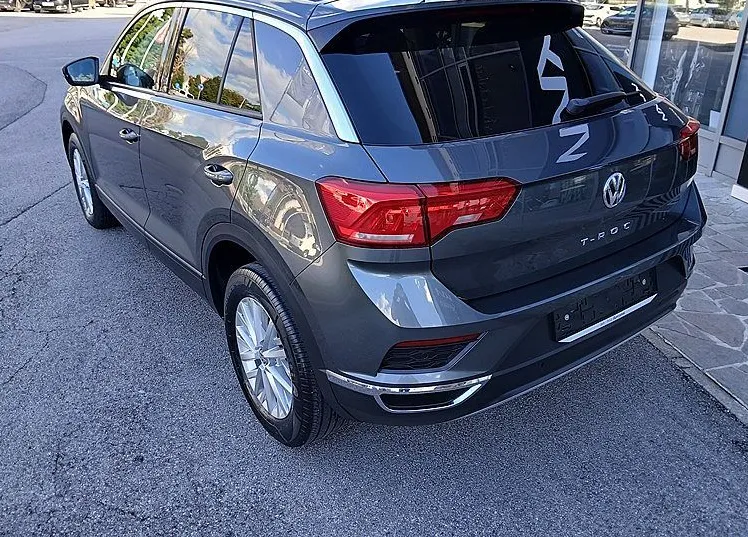 Zunanja slika - VW T-Roc - 1.6 TDI Style 85  115  SLOVENSKI super avto - 4