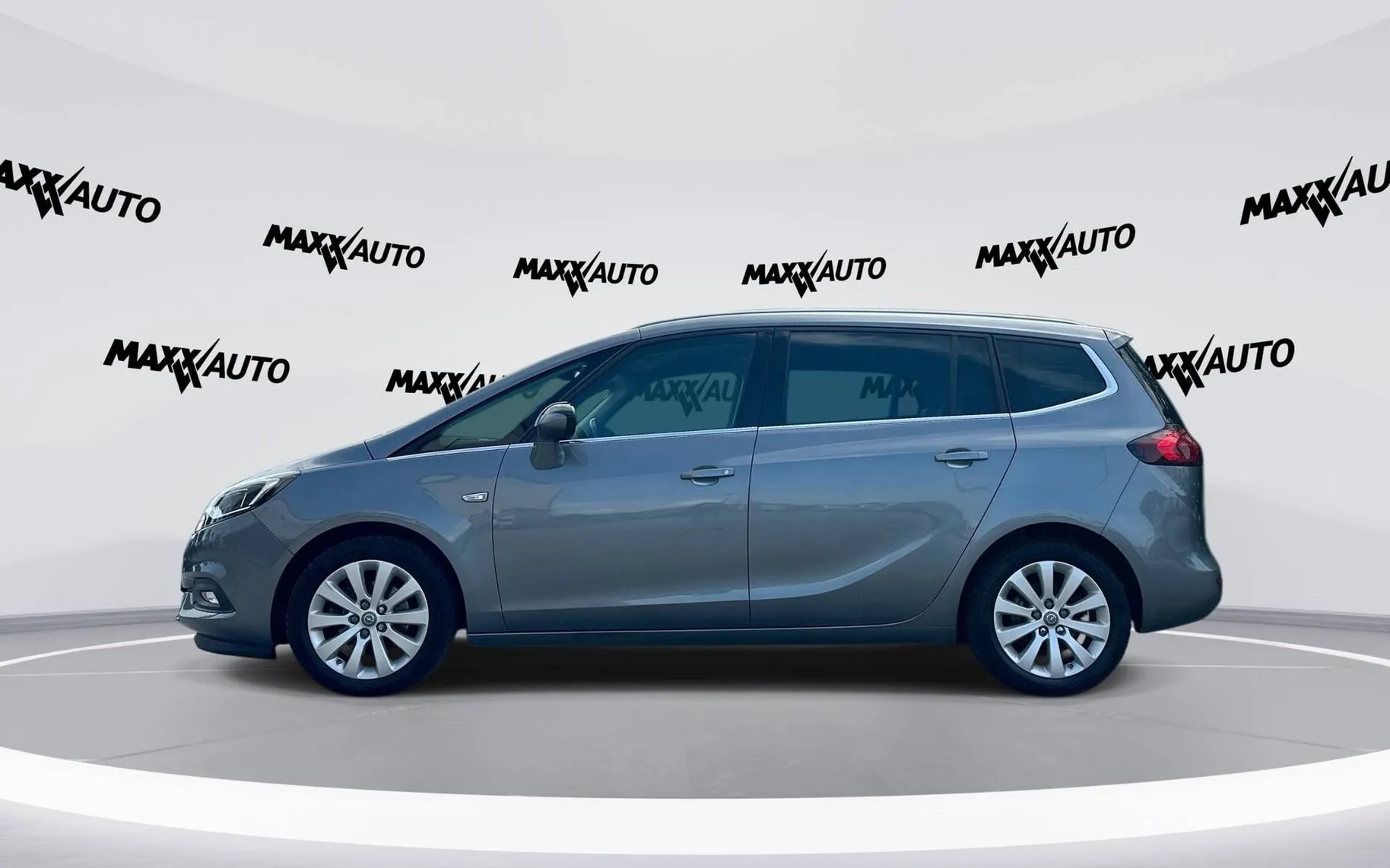 Notranja slika - Opel Zafira - 1.4 Tourer... - 8