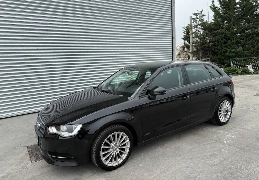 Notranja slika - Audi A3 - 1.6 TDI SPORT OPR.VELIK SERVIS NA KREDIT BREZ PO.. - 9