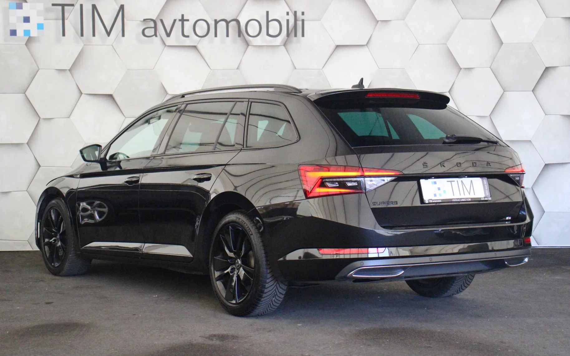 Zunanja slika - Škoda Superb - 2.0 TDI DSG Sportline 150KM - 4