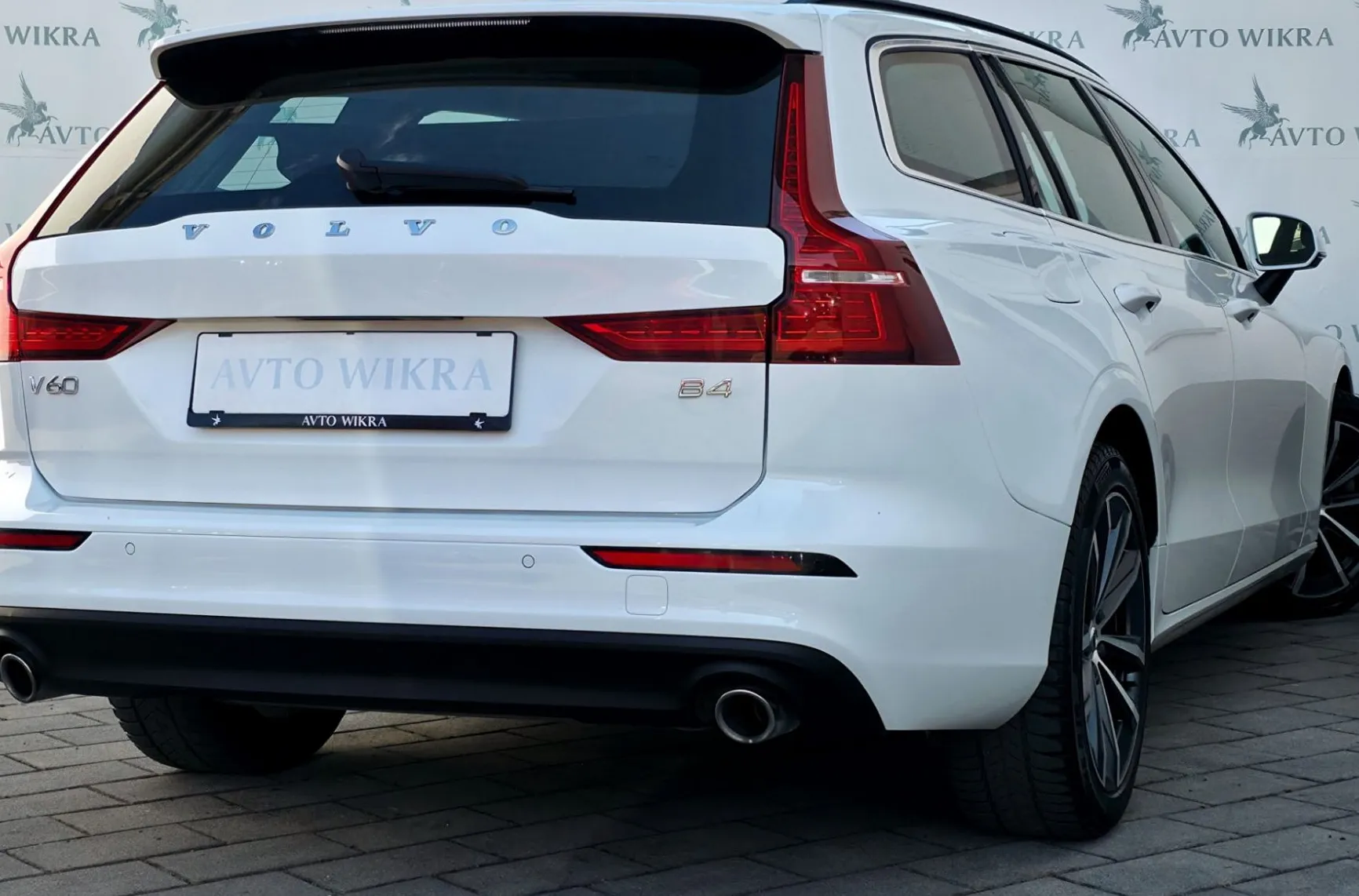 Zunanja slika - Volvo V60 - B4D Core AT FULLED•AMBIENT•ACC•VIRTUAL•KEYLESS•18 - 4