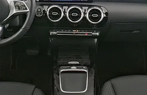 Zunanja slika - Mercedes-Benz A-Razred - 180 MHEV AVT-KAMERA-DAB-APPLE-LED-GRETJE-VIDEO - 4