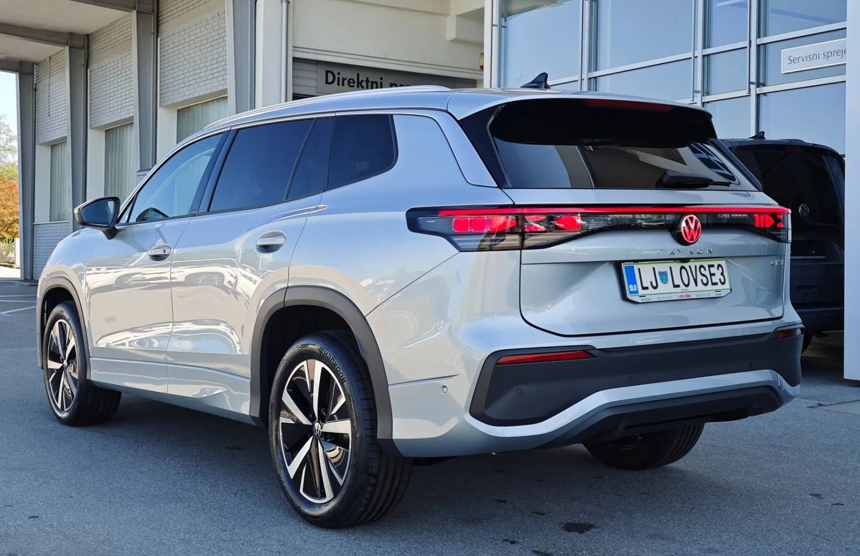 Zunanja slika - Volkswagen Tayron - 1.5 eTSI DSG 4ALL 110kW 7 sedežev |KOT NOV| - 4