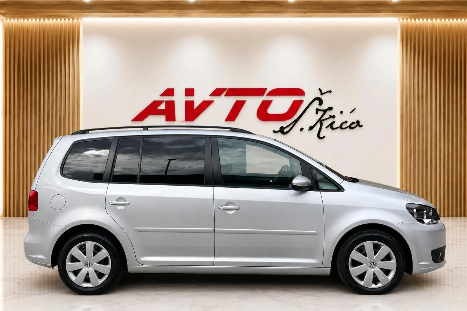 Zunanja slika - Volkswagen Touran - 1.6 TDI - 4