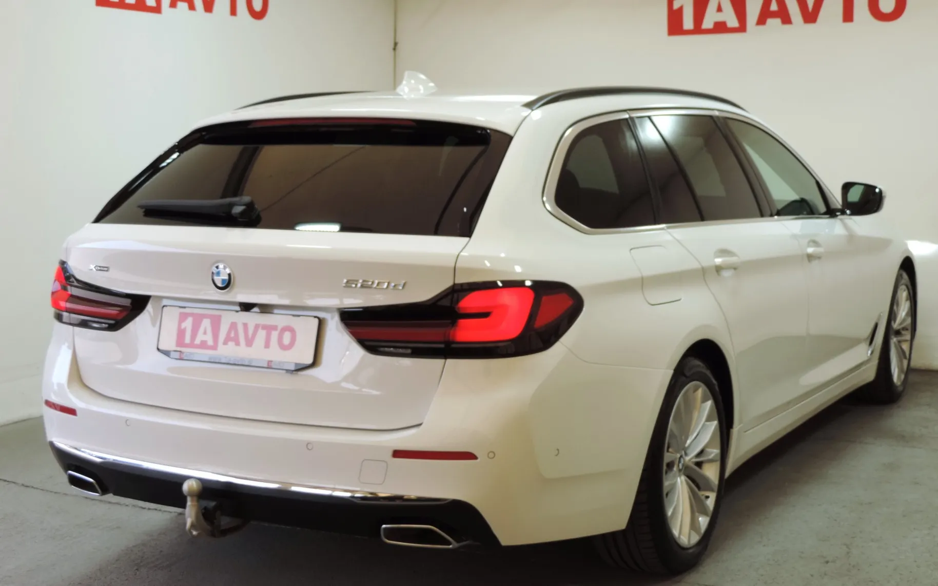 Zunanja slika - BMW Serija 5 - 520d xDrive Touring Avt. Luxury - 5