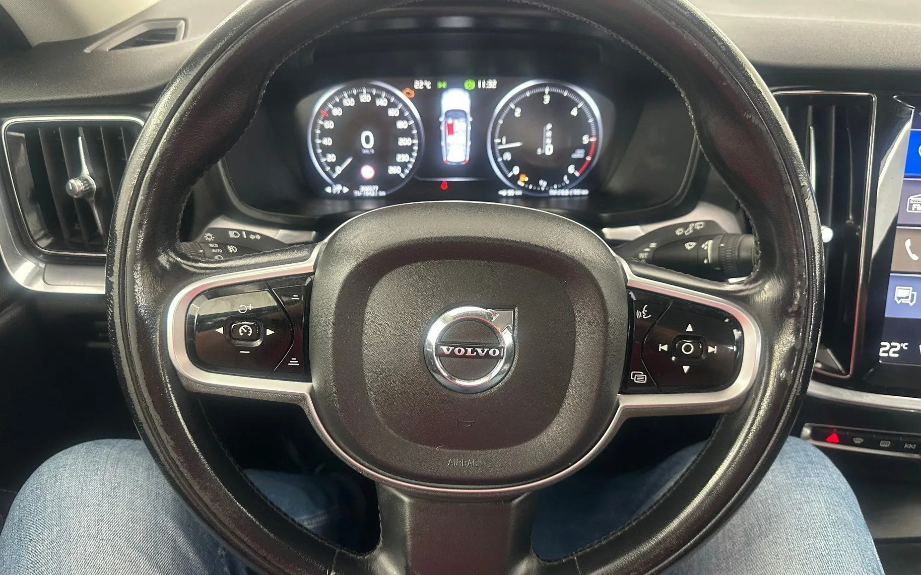 Zunanja slika - Volvo V60 - D3 Momentum Pro Avt+4 ALU.USNJE.NAVI.4X4.TOP - 5