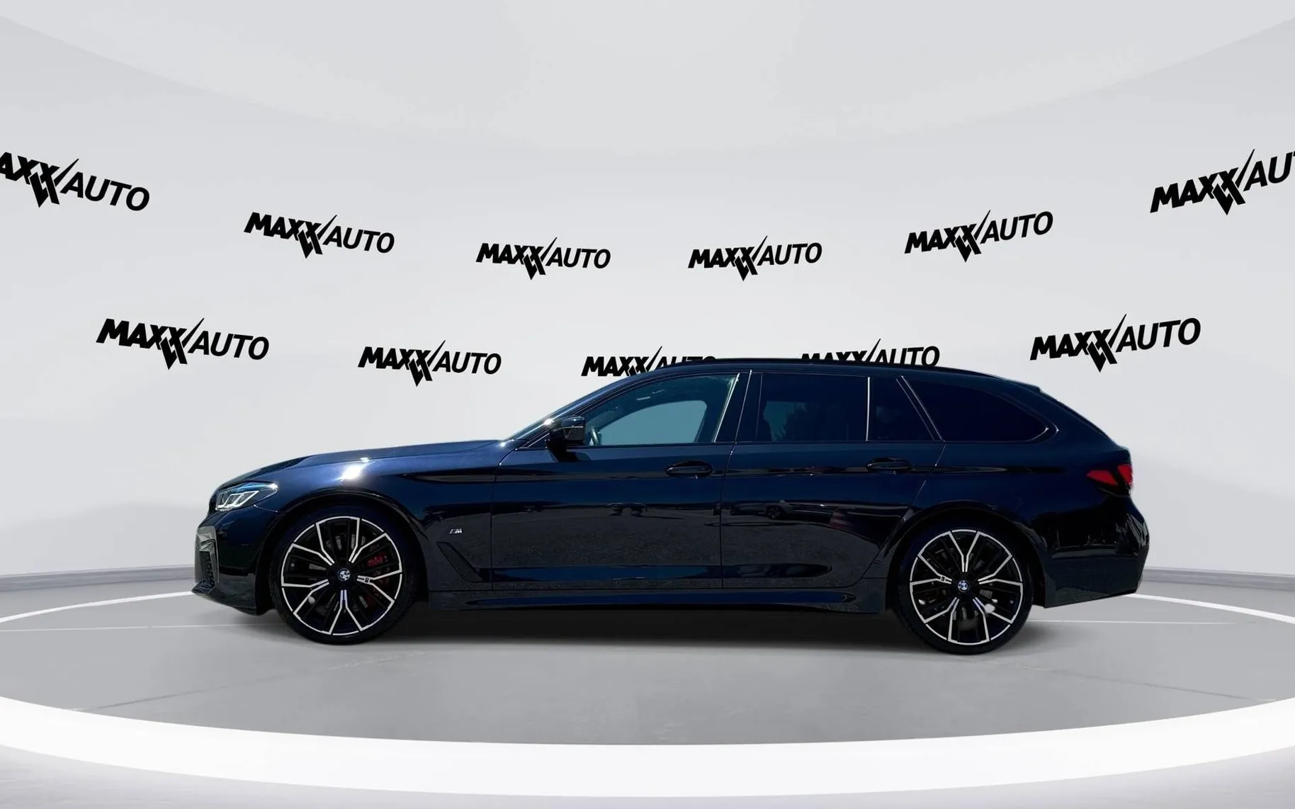 Notranja slika - BMW serija 5: - 540i Avt. xDrive Mild Hybrid - 8