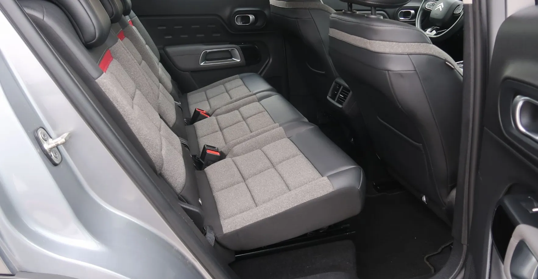 Zunanja slika - Citroën C5 Aircross - BUSINESS BlueHDi 130 EAT8-NAVI-ALU-PDC-VIRTUAL-LED - 13