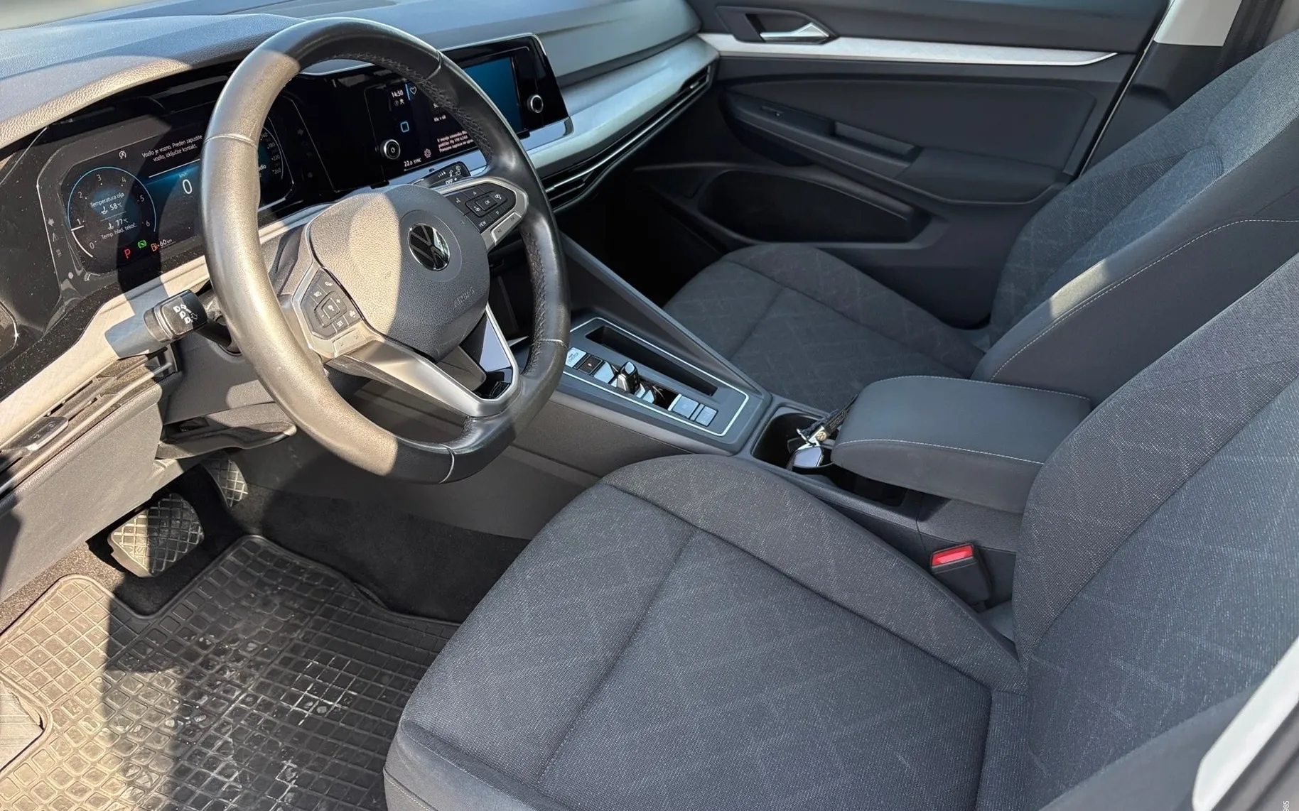 Notranja slika - Volkswagen Golf Variant - 2.0 TDI DSG - 7