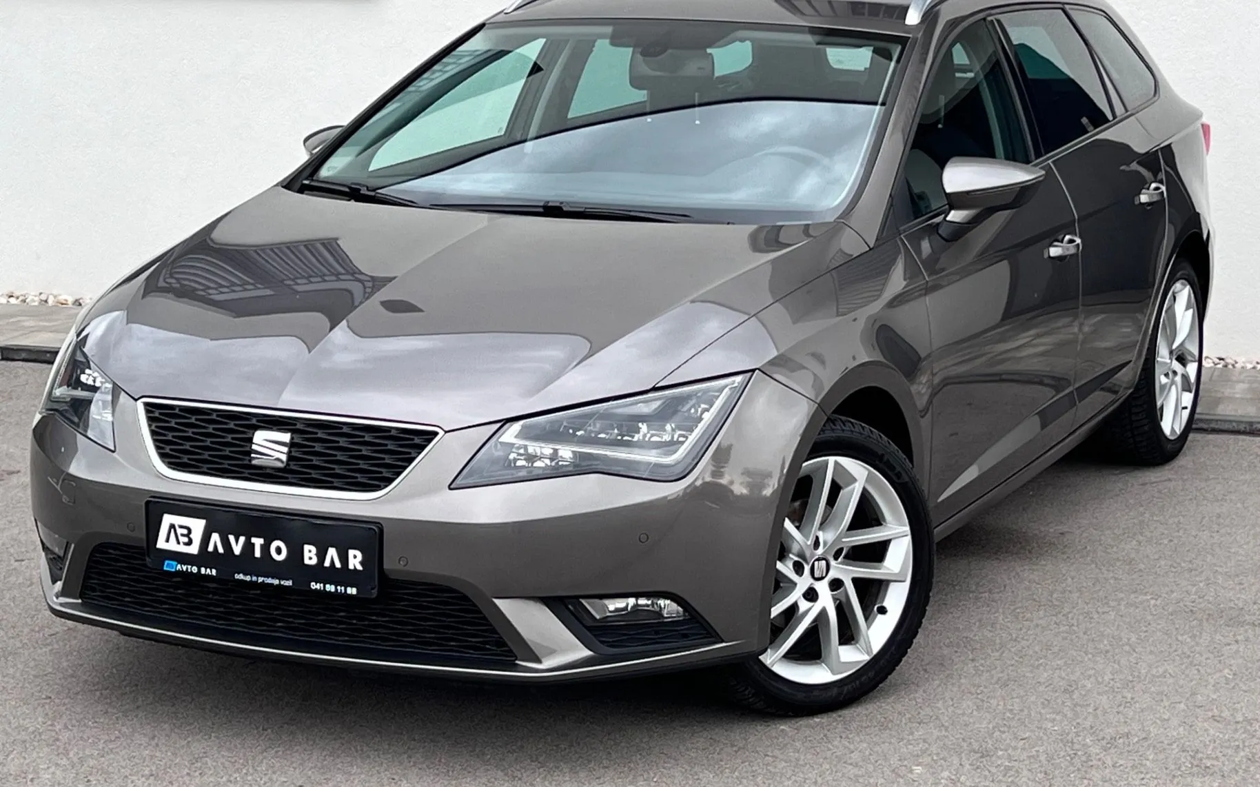 Zunanja slika - Seat Leon - 1.6 TDI+SLO+ALU+NAVI+PDC+LED... - 1