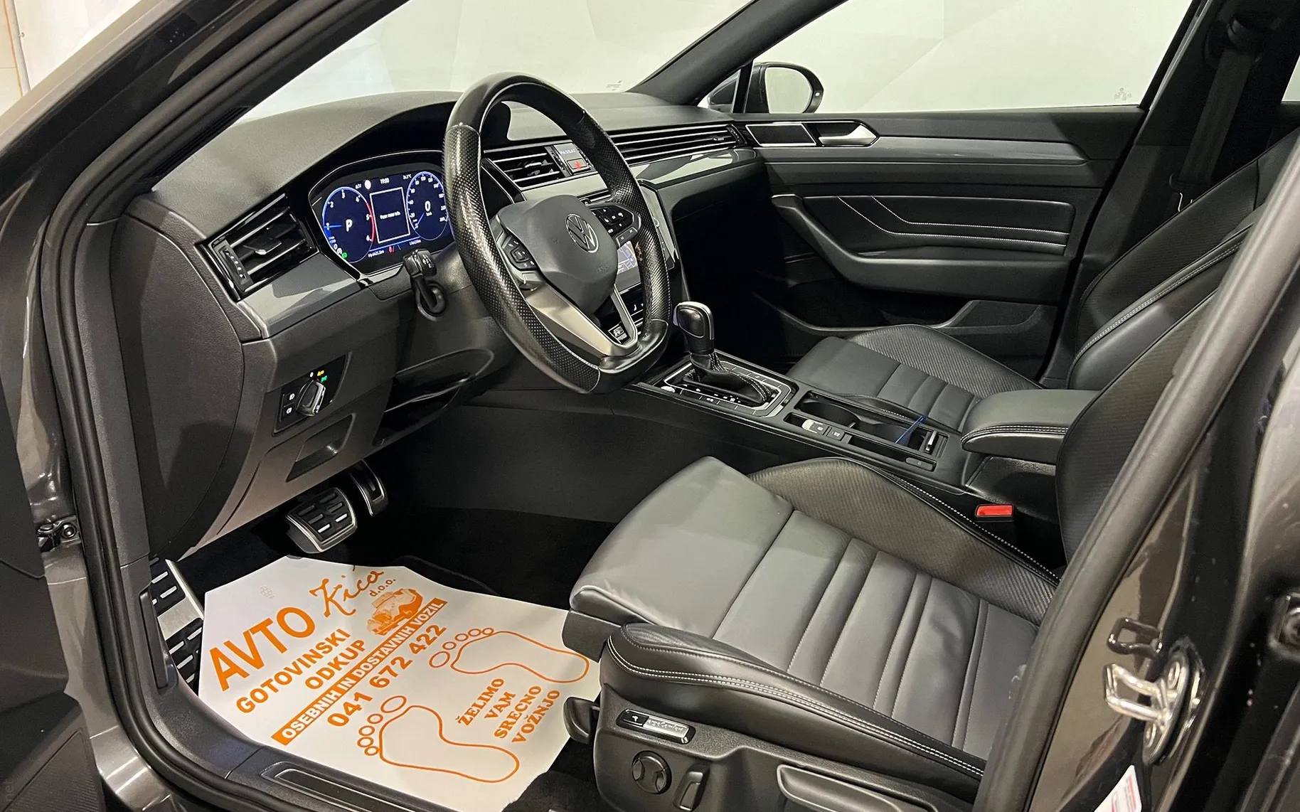 Notranja slika - VW Passat Variant - 2.0 TDI-R-LINE-DSG-VIRTUAL-ACC-FUL LED-KAMERA-NAVI - 9