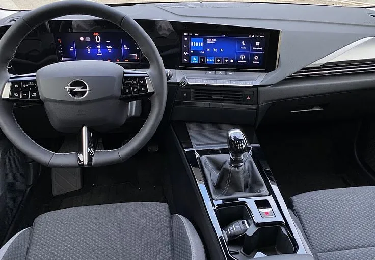 Zunanja slika - Opel Astra - 1.2T 110KM ST - ODLIČNO OHRANJENA-1. LASTNIK - 9