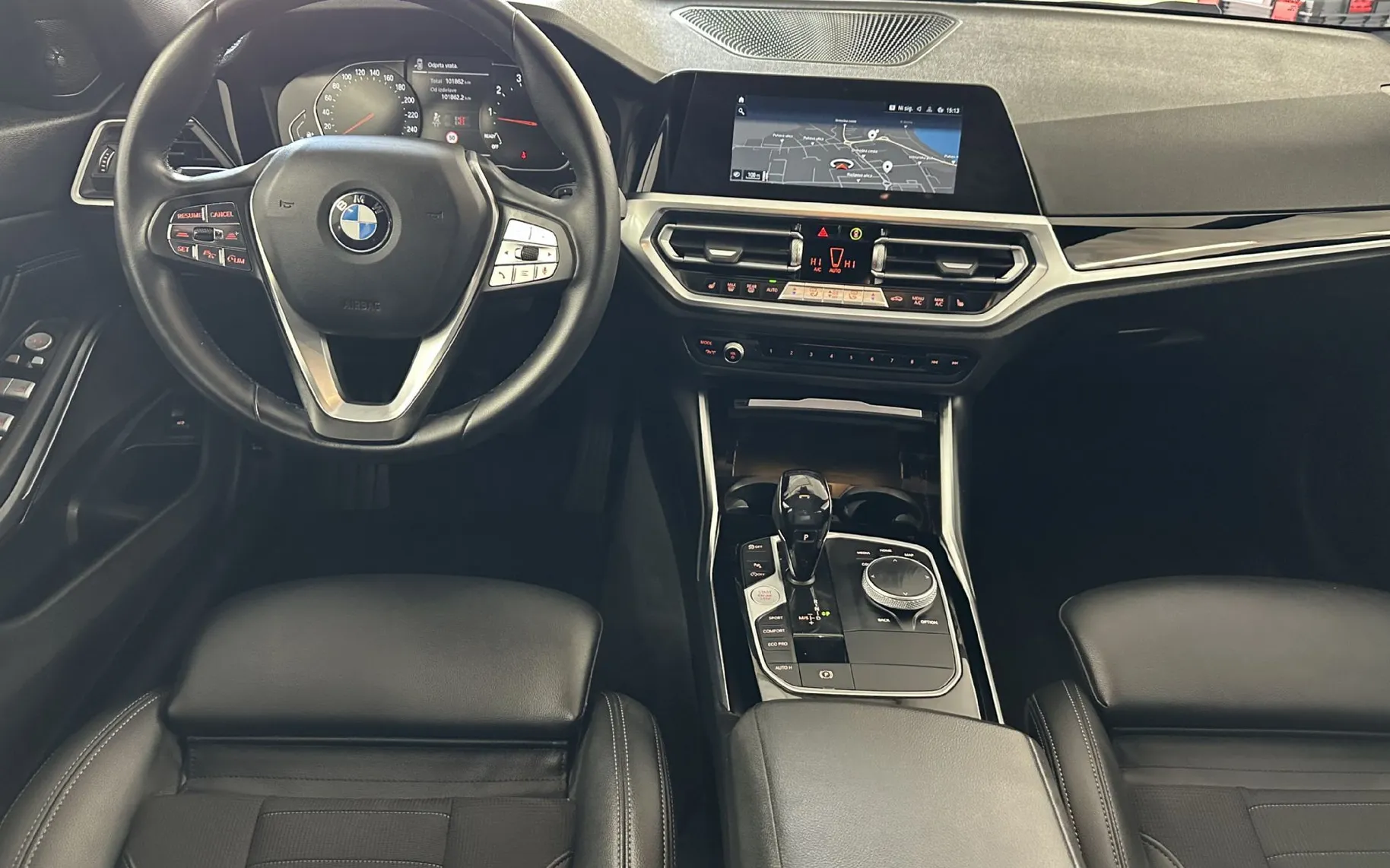 Notranja slika - BMW Serija 3 - Touring: 318i Luxury.NEMŠKI+4ALU.KAMERA.LED.USNJE.ACC.BE - 7
