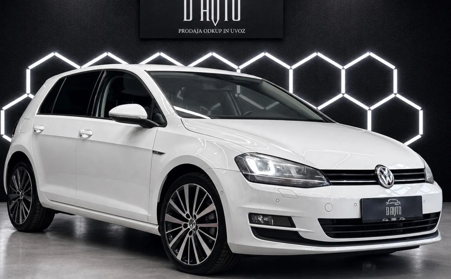 Zunanja slika - VW Golf - 4MOTION 2.0 TDI CUP+ LED+NAVI+KLJUKA+PDC - 3