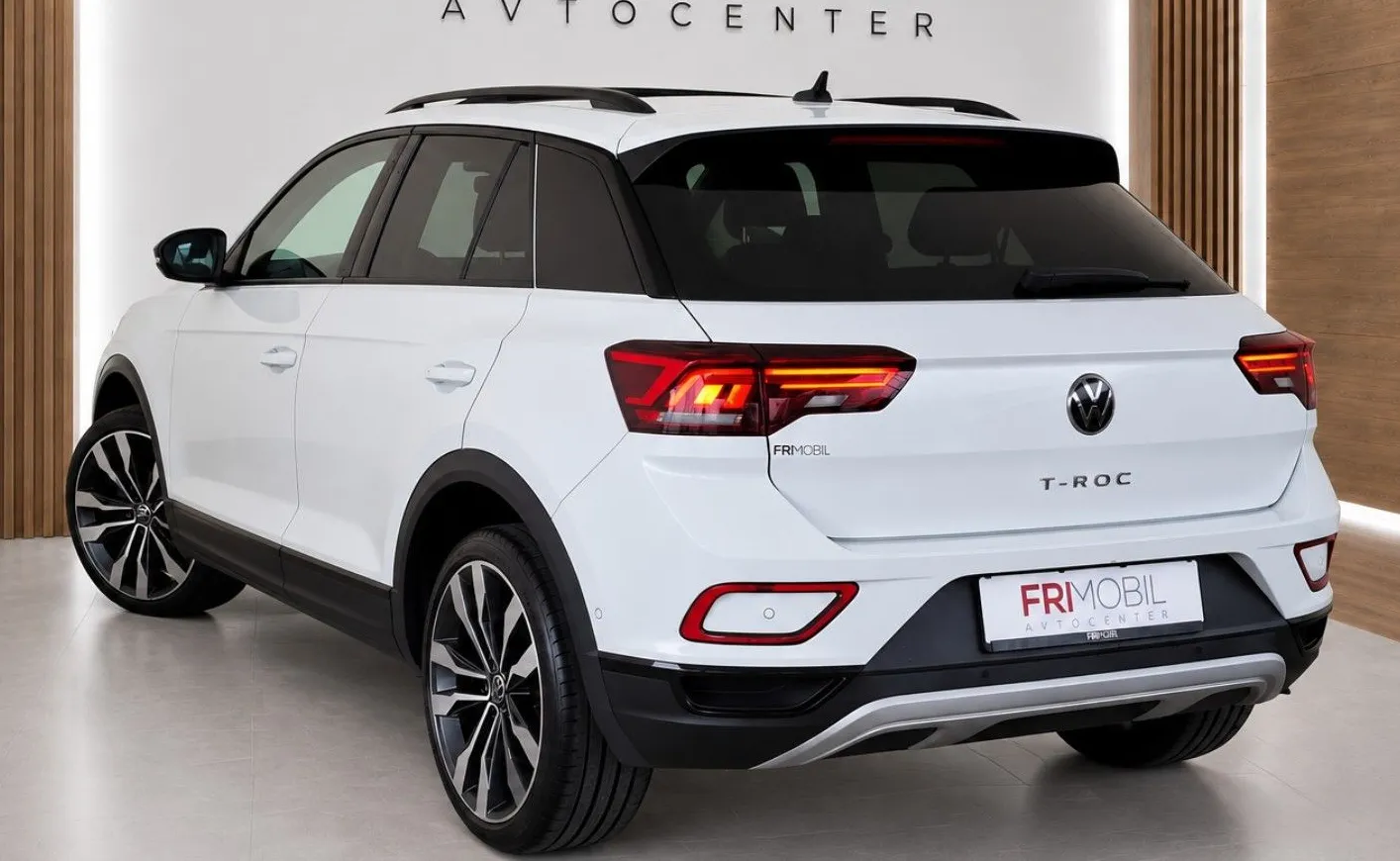 Zunanja slika - Volkswagen T-Roc - 1.5 TSI Sport DSG•PANO•MRTVI KOTI•KEYLESS•ACC• - 4