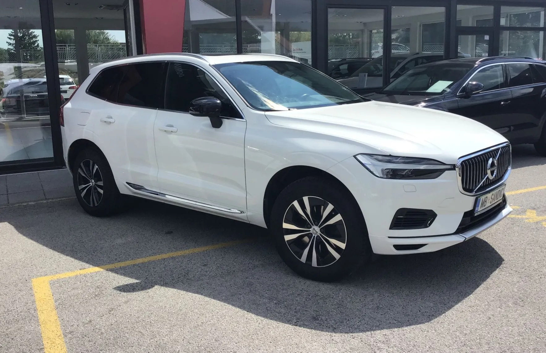 Zunanja slika - Volvo XC60 - B5P AWD Momentum Pro Avt. - 3
