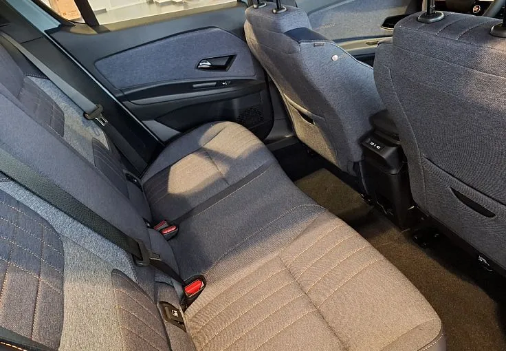 Zunanja slika - Renault 4 E-tech - techno 150 KM + kabel za domačo uporabo - 4