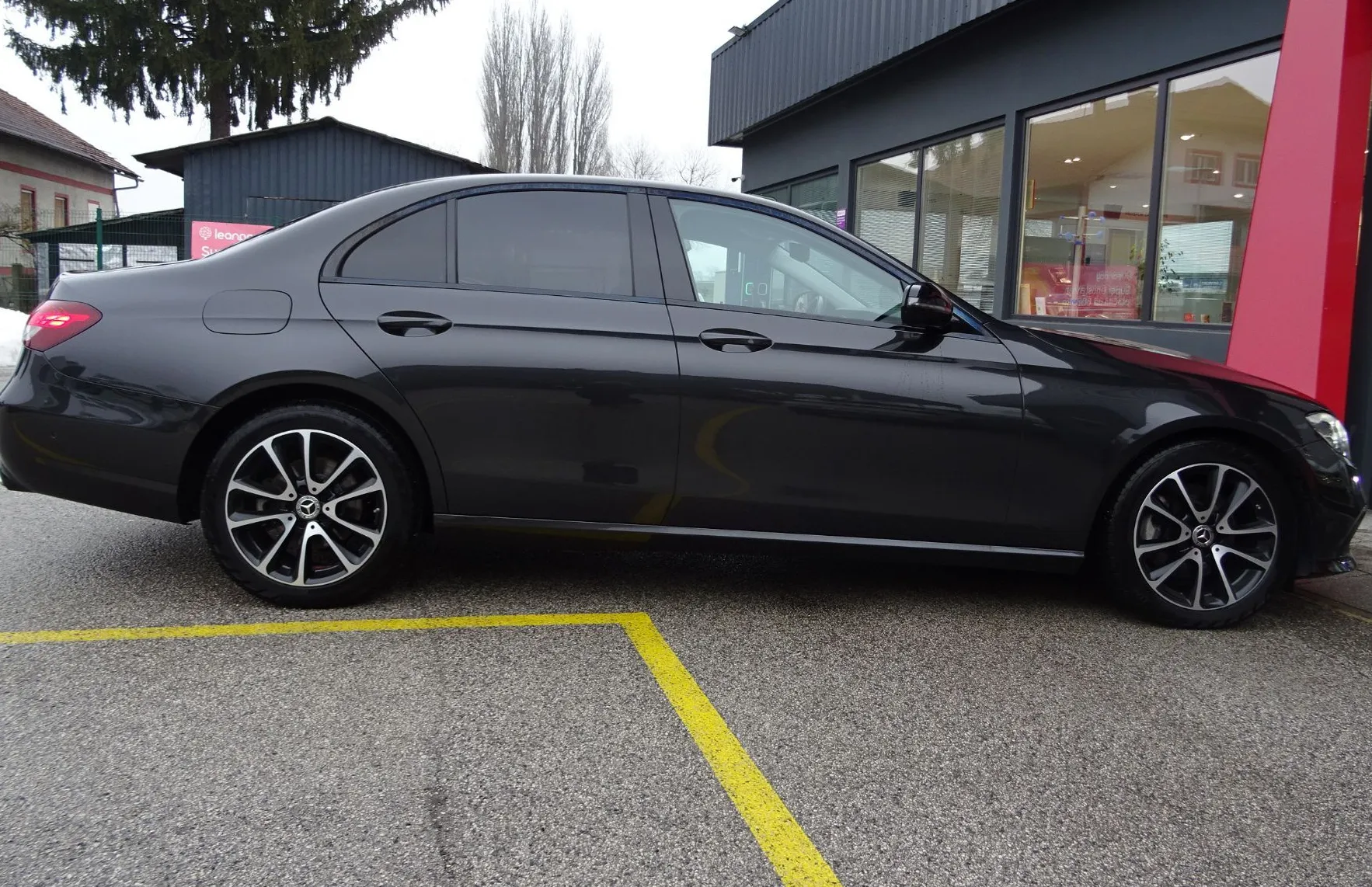 Zunanja slika - Mercedes-Benz E-Razred - E 220 d 9G TRONIC 200KM - LED - NAVI - 18 COL - - 3