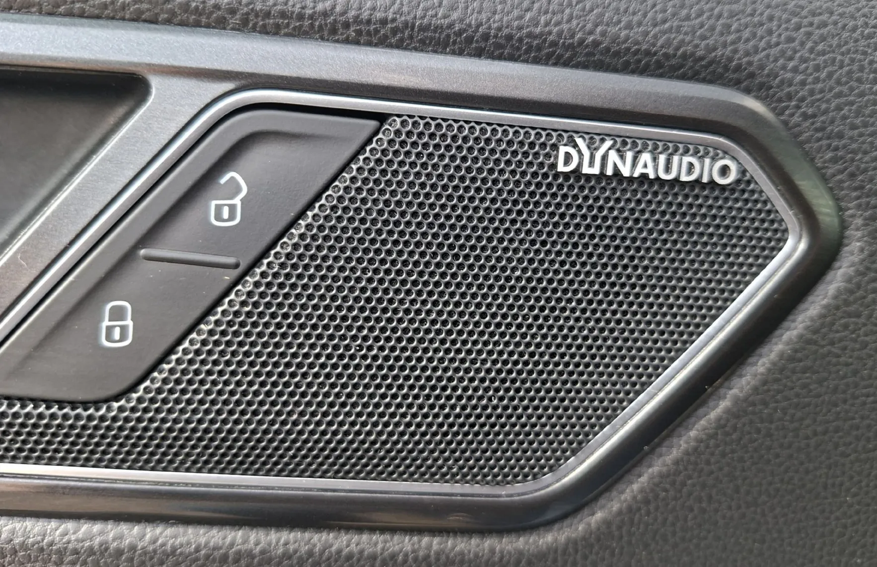 Zunanja slika - VW Tiguan - 2.0 TDI 4Motion DSG Highline OFFROAD - 17