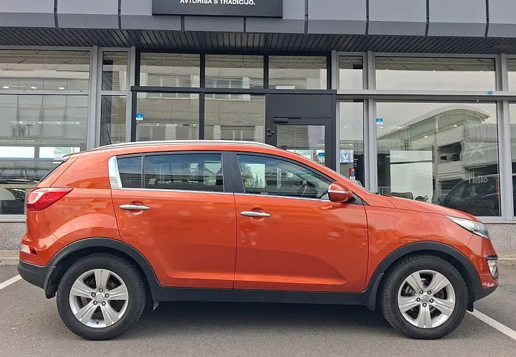 Zunanja slika - KIA Sportage - 2WD 1.7 CRDi Style - 5